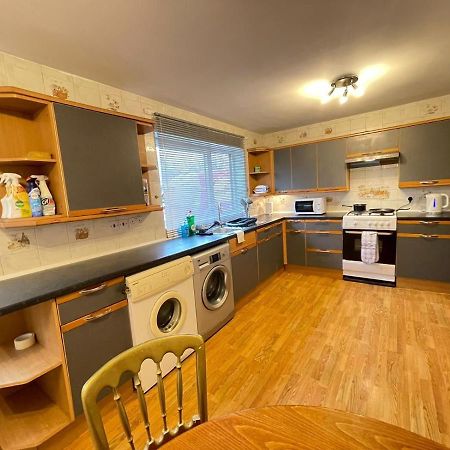 Spacious Bedroom In Beckton Londra Esterno foto