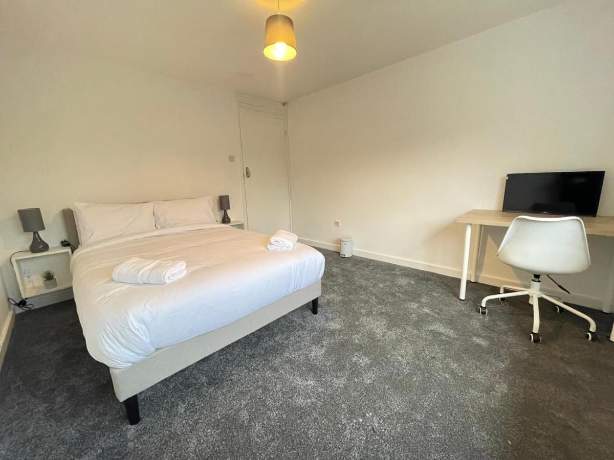 Spacious Bedroom In Beckton Londra Esterno foto